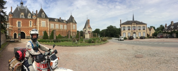 Château on a road
